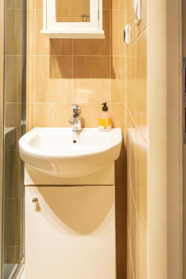 Solidarnosci Square Apartment