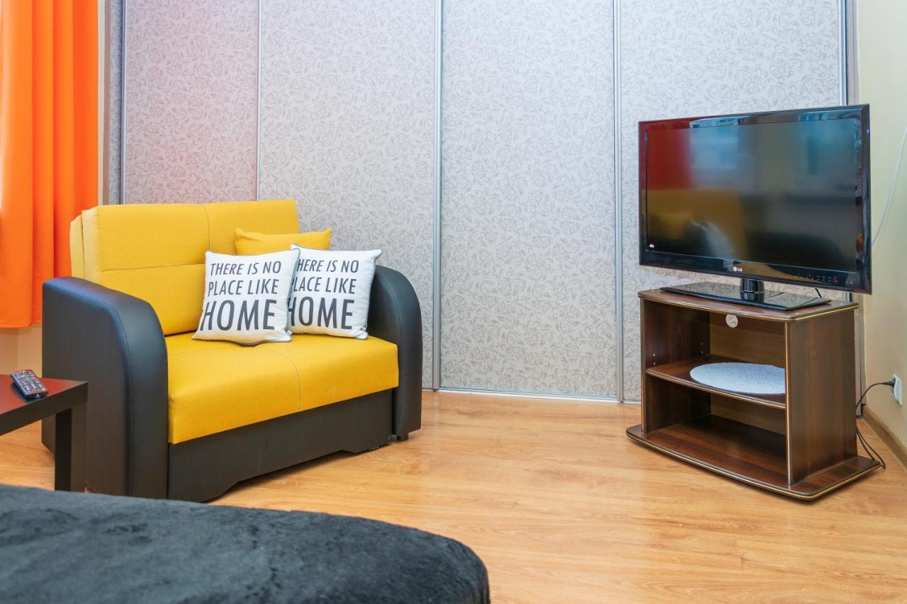 Solidarnosci Square Apartment