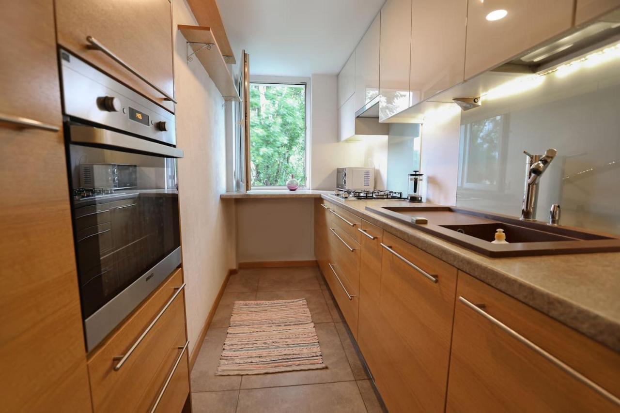 Bright And Charming- Golden Apartments- Old Town Apartment *
