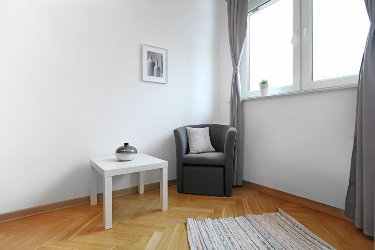 Bright And Charming- Golden Apartments- Old Town
