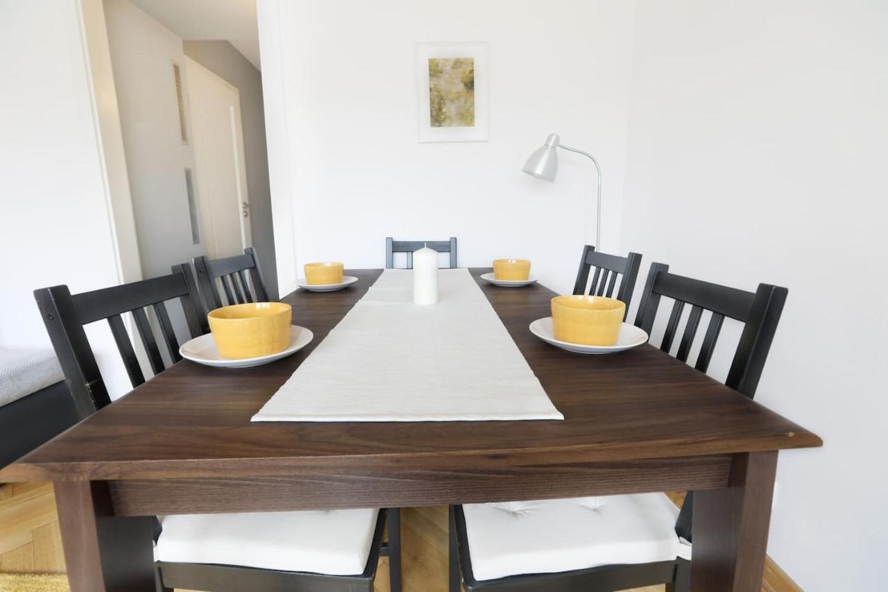 Bright And Charming- Golden Apartments- Old Town Apartment *