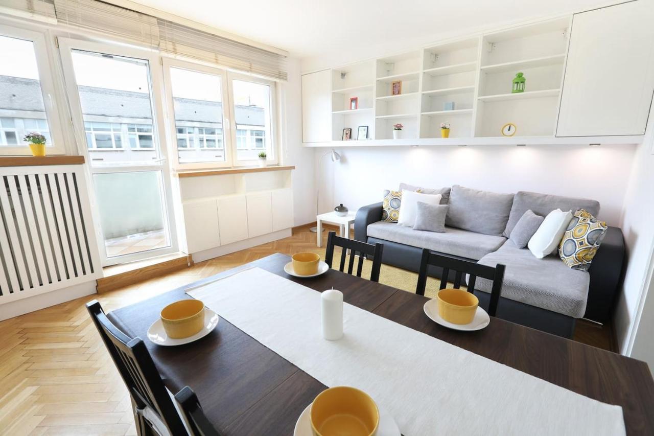 Bright And Charming- Golden Apartments- Old Town *