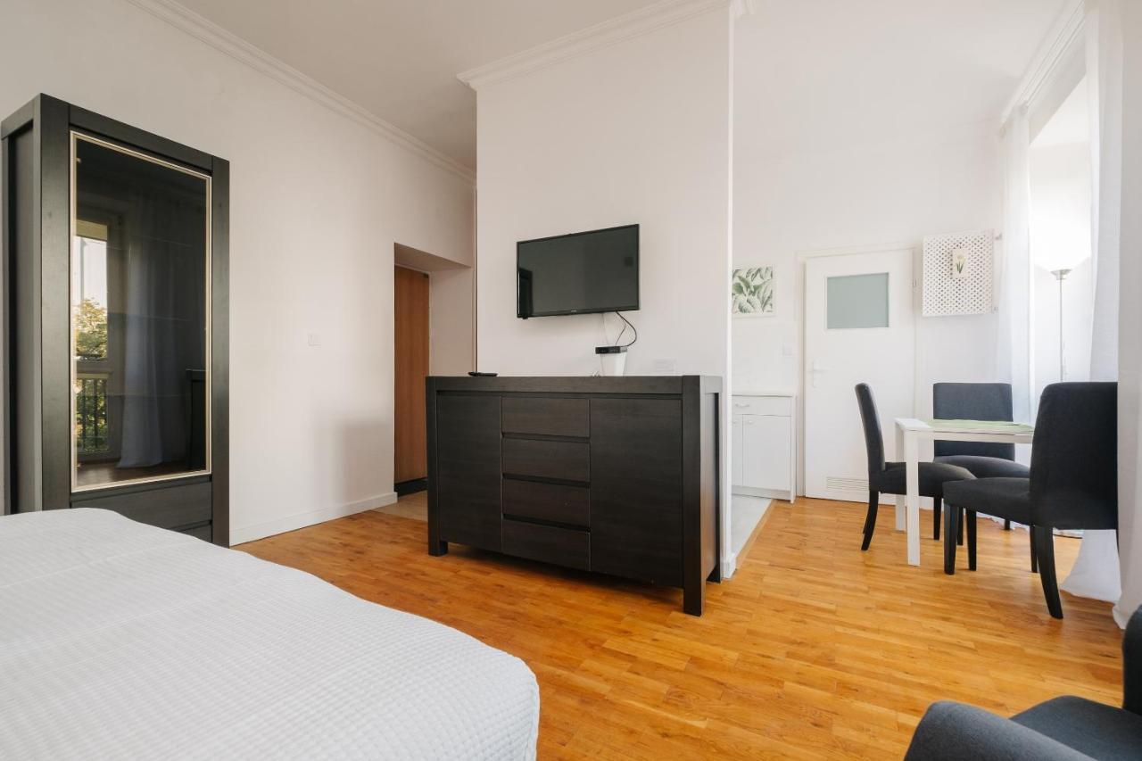 Plac Konstytucji Apartment *