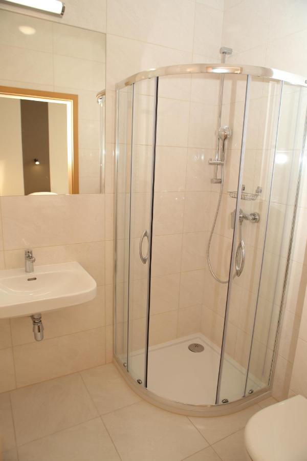 Gaja Hotel 2*