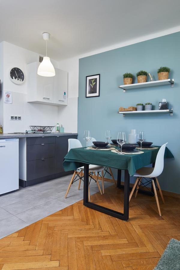 Park Mirowski Apartment *