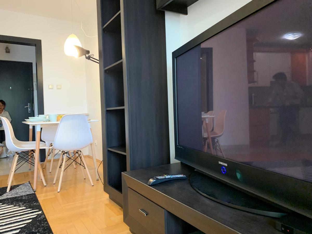 Apartment Modern 1br Flat In Heart Of With Parking