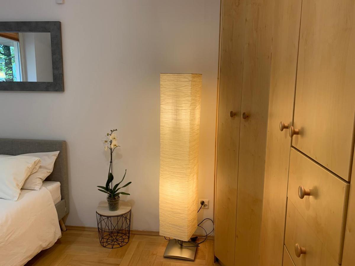 Apartment Modern 1br Flat In Heart Of With Parking Warschau