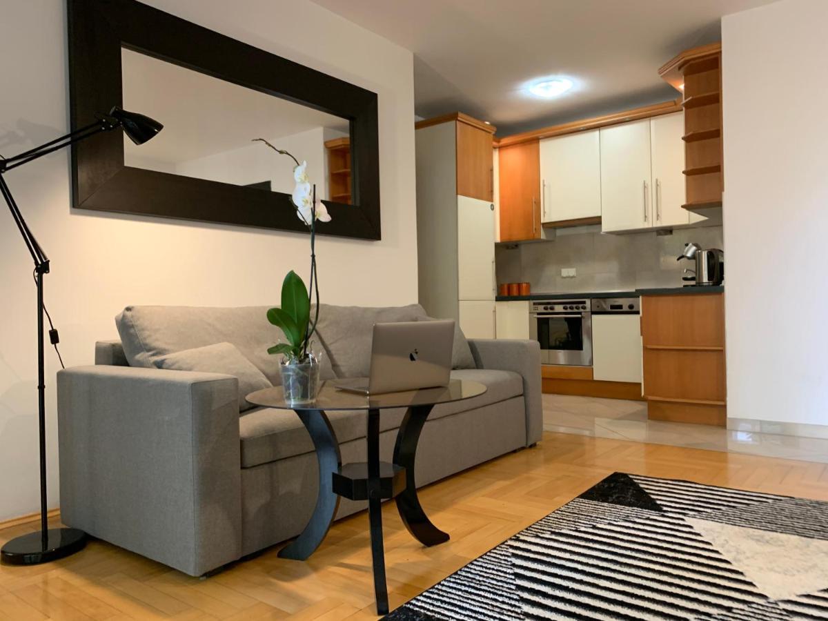 Modern 1br Flat In Heart Of With Parking * Warschau