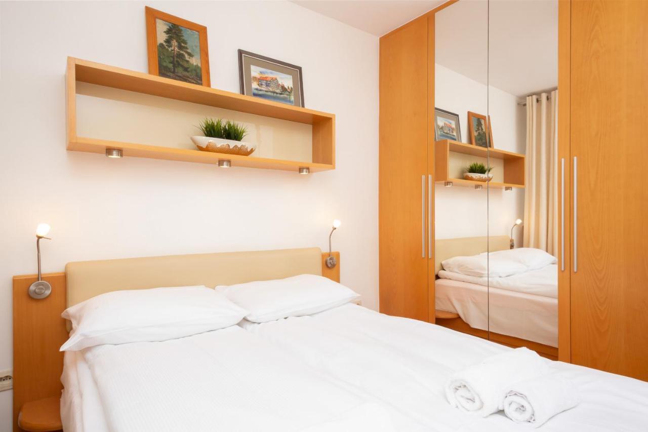 Two-bedroom Family Esperanto Next To Klif By Renters Warsaw