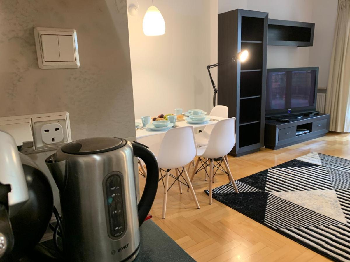 Apartment Modern 1br Flat In Heart Of With Parking *