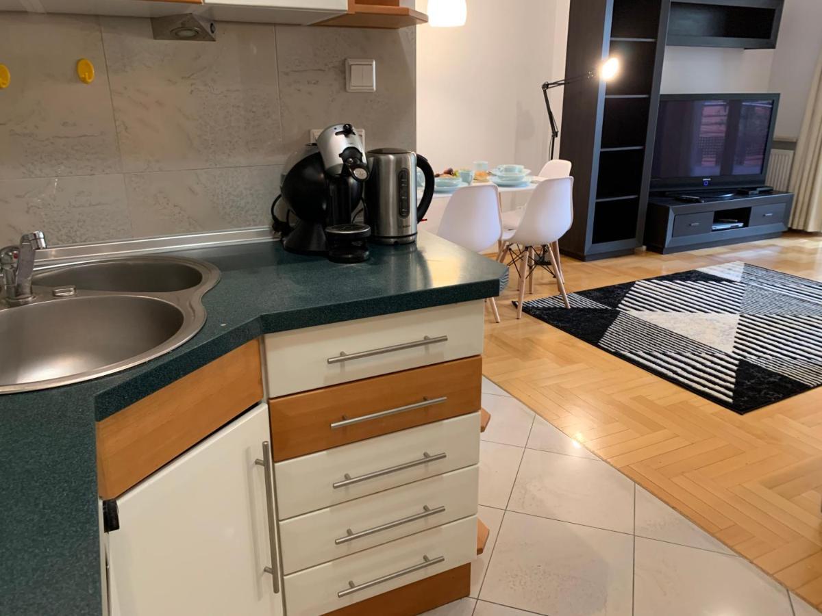 Modern 1br Flat In Heart Of With Parking *