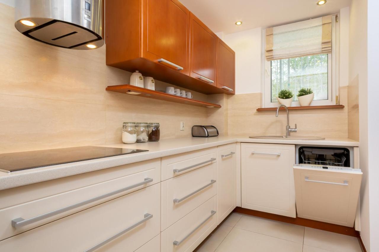 Two-bedroom Family Esperanto Next To Klif By Renters Apartment *
