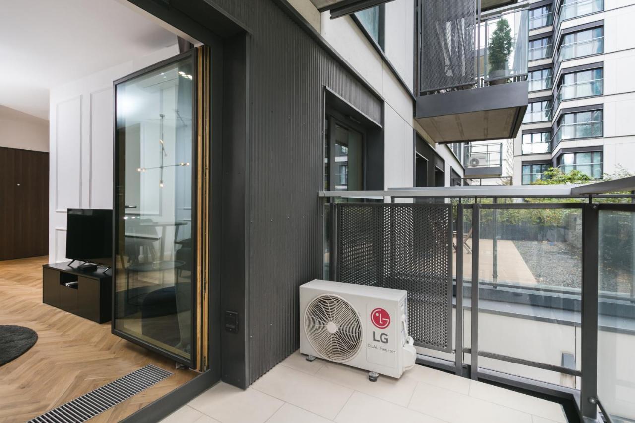 Modern Business In City Center Apartment