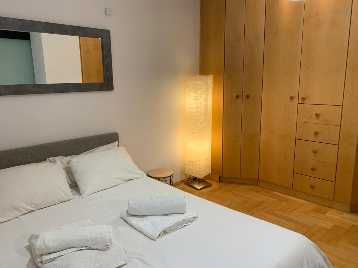 Modern 1br Flat In Heart Of With Parking Apartment Warschau
