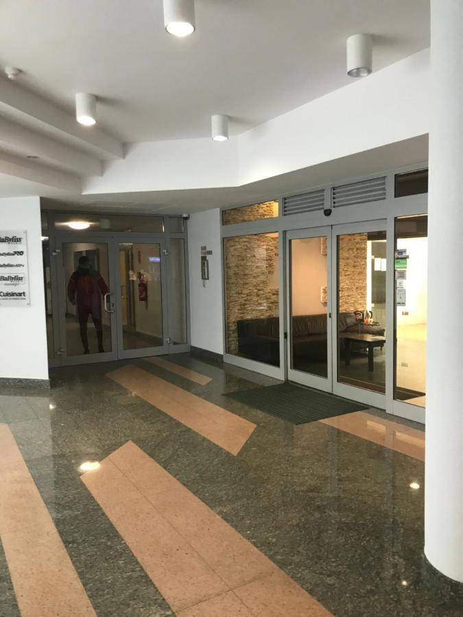 Modern 1br Flat In Heart Of With Parking Apartment Warschau