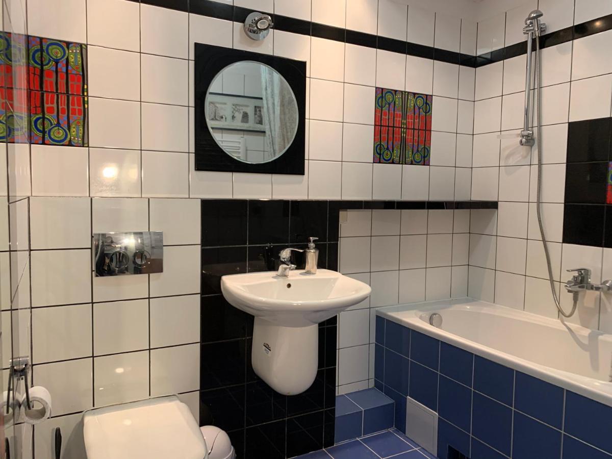 Modern 1br Flat In Heart Of With Parking *