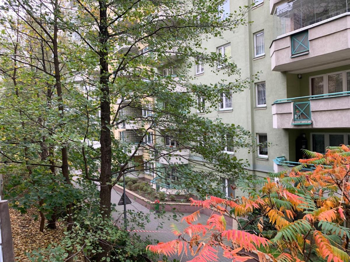 Modern 1br Flat In Heart Of With Parking Apartment