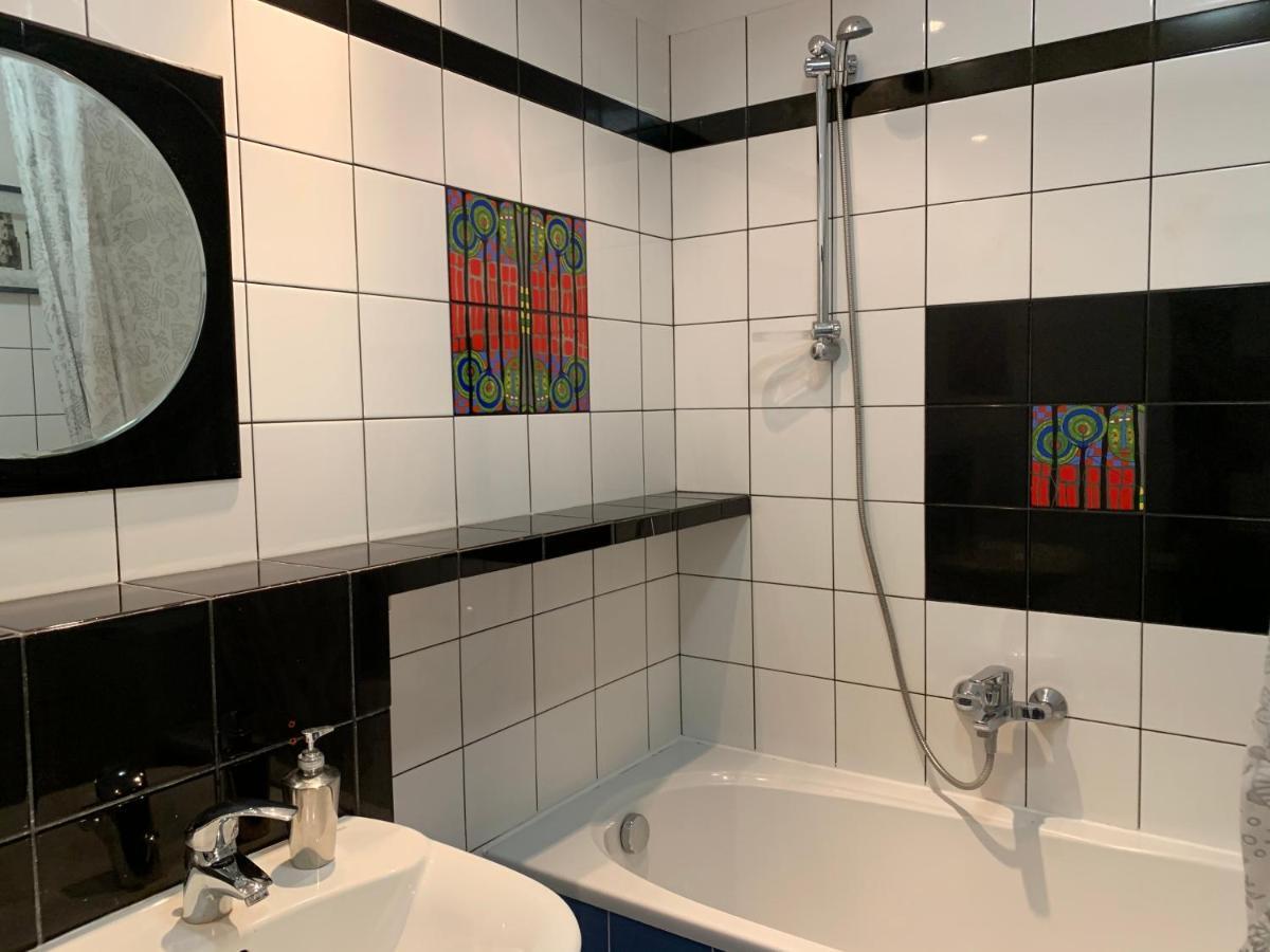 Apartment Modern 1br Flat In Heart Of With Parking