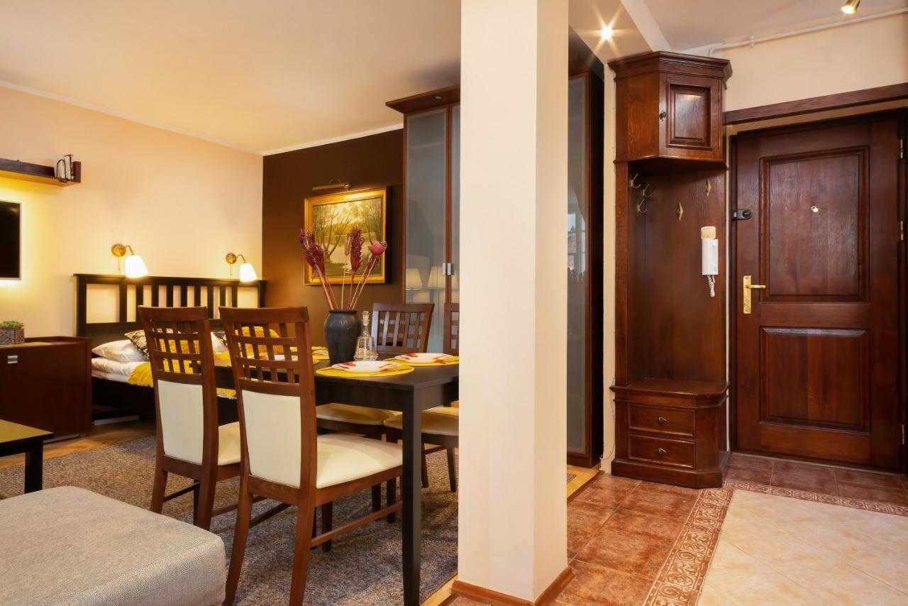 Apartment Swietojanska By Renters
