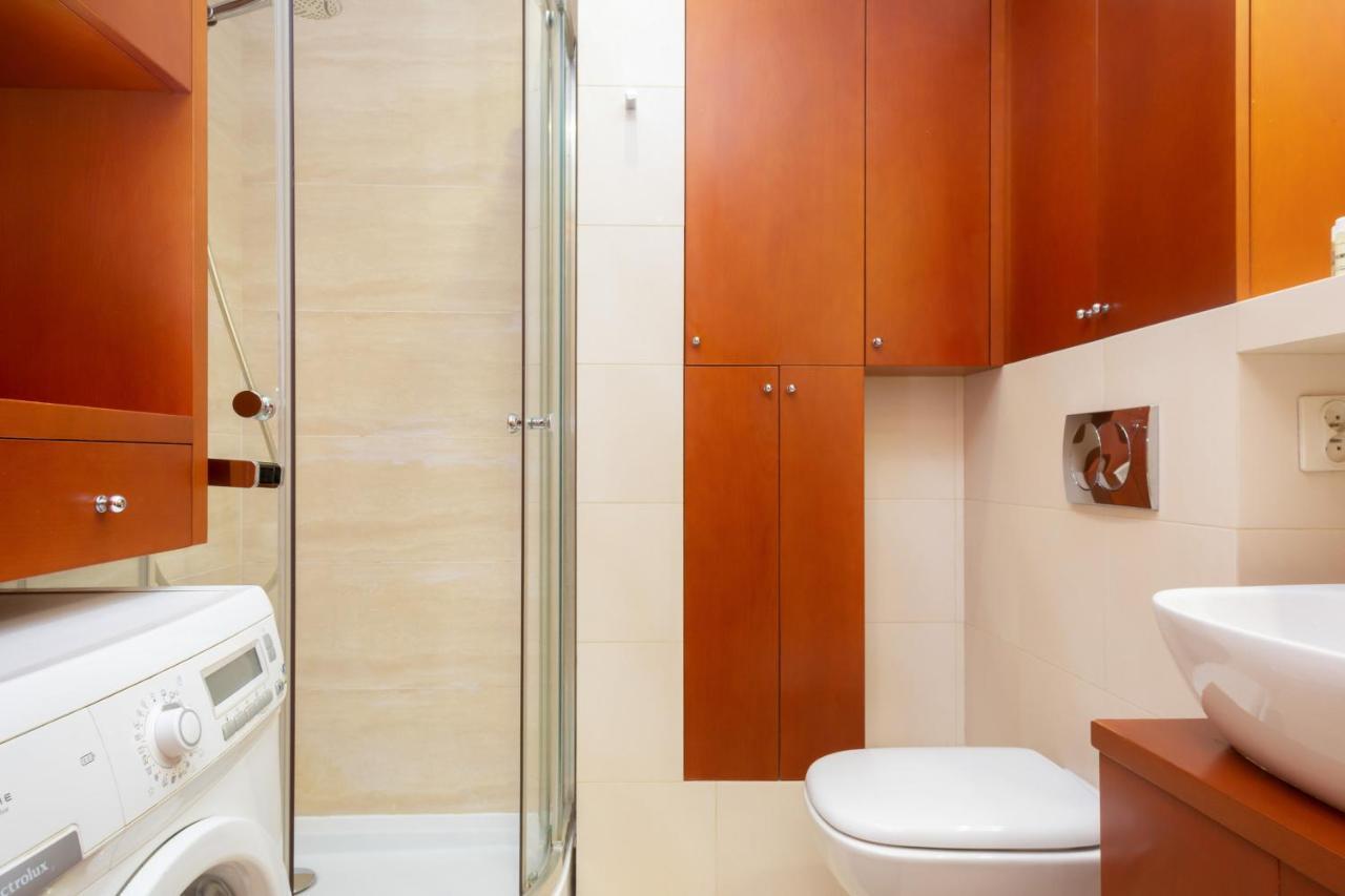 Two-bedroom Family Esperanto Next To Klif By Renters Apartment *