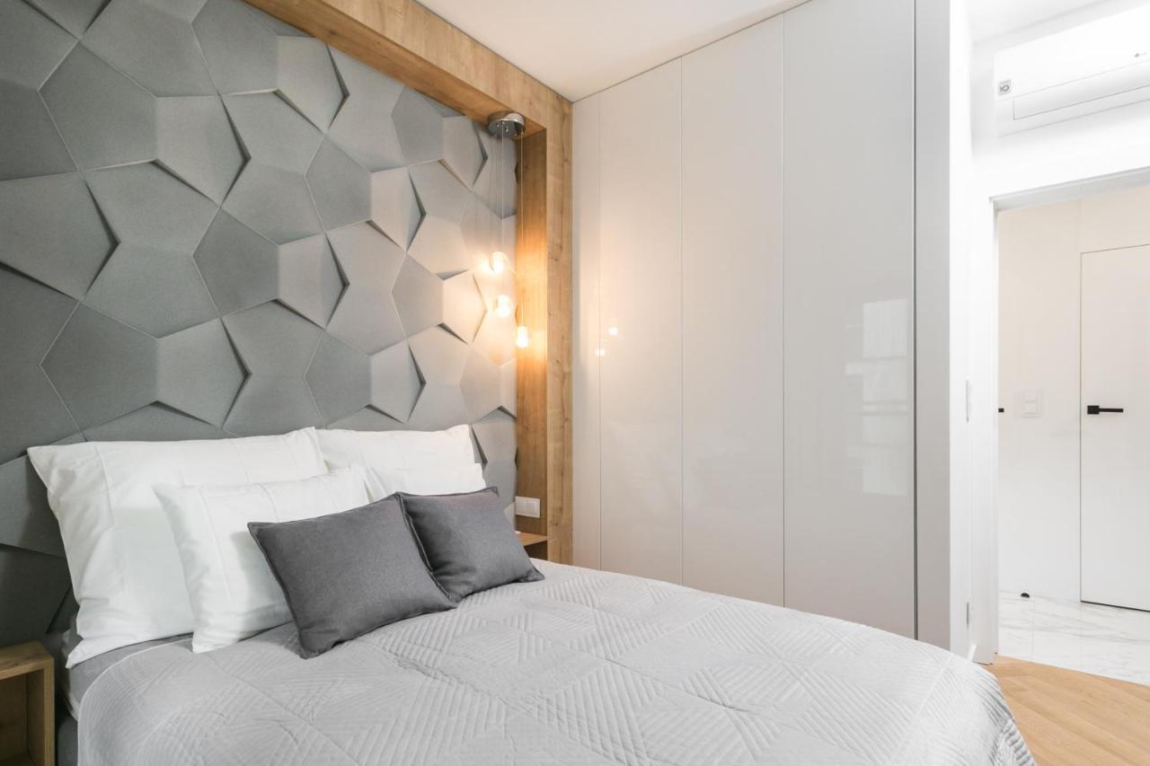 Apartment Modern Business In City Center