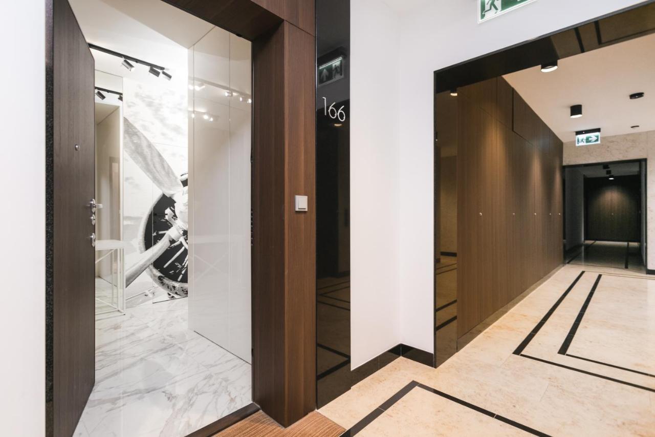 Modern Business In City Center Apartment Warsaw