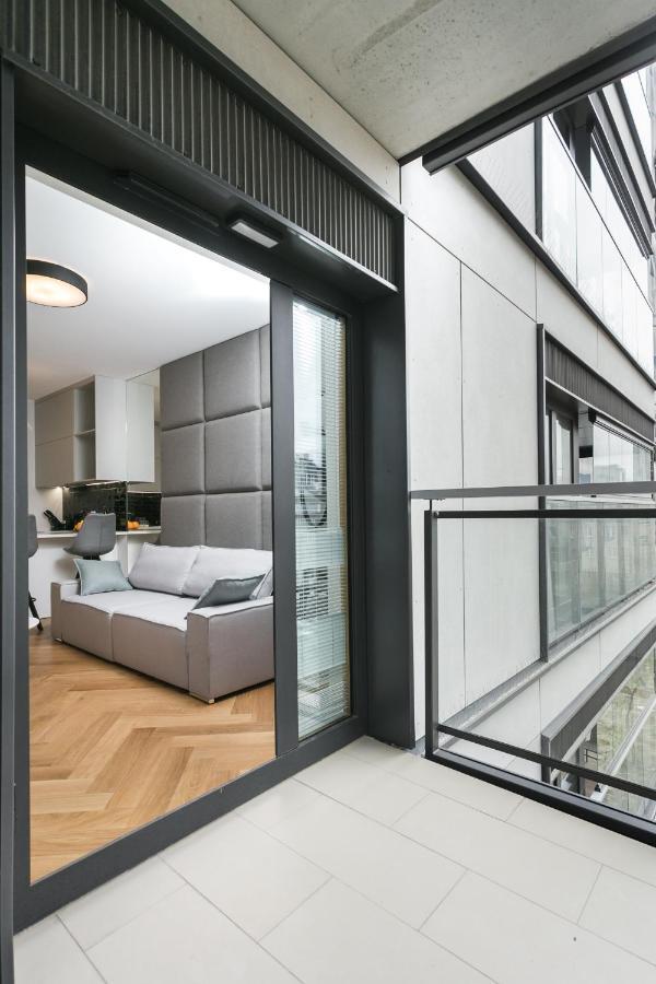 Modern Business In City Center Apartment *