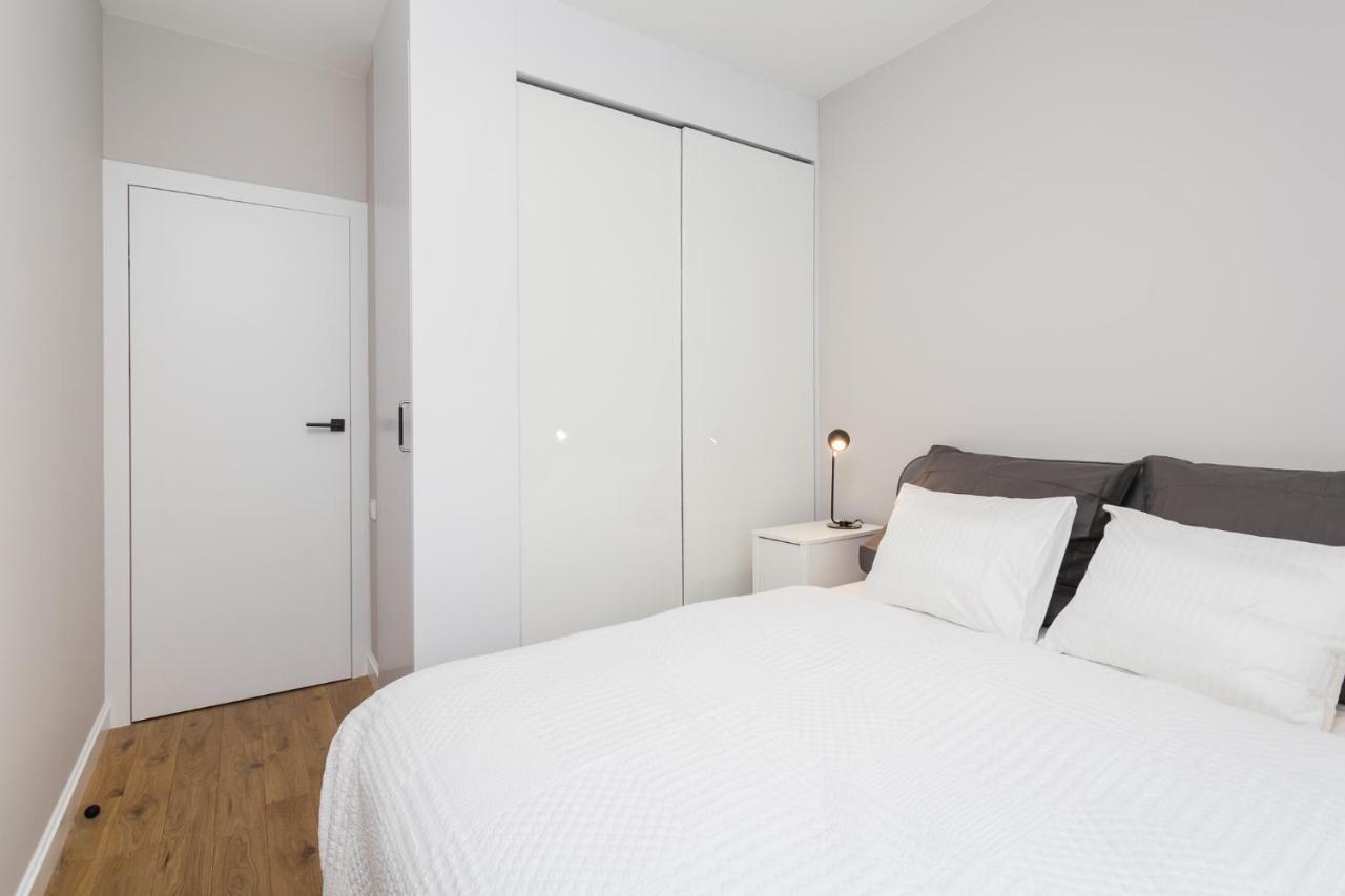 Modern Business In City Center Apartment Warsaw