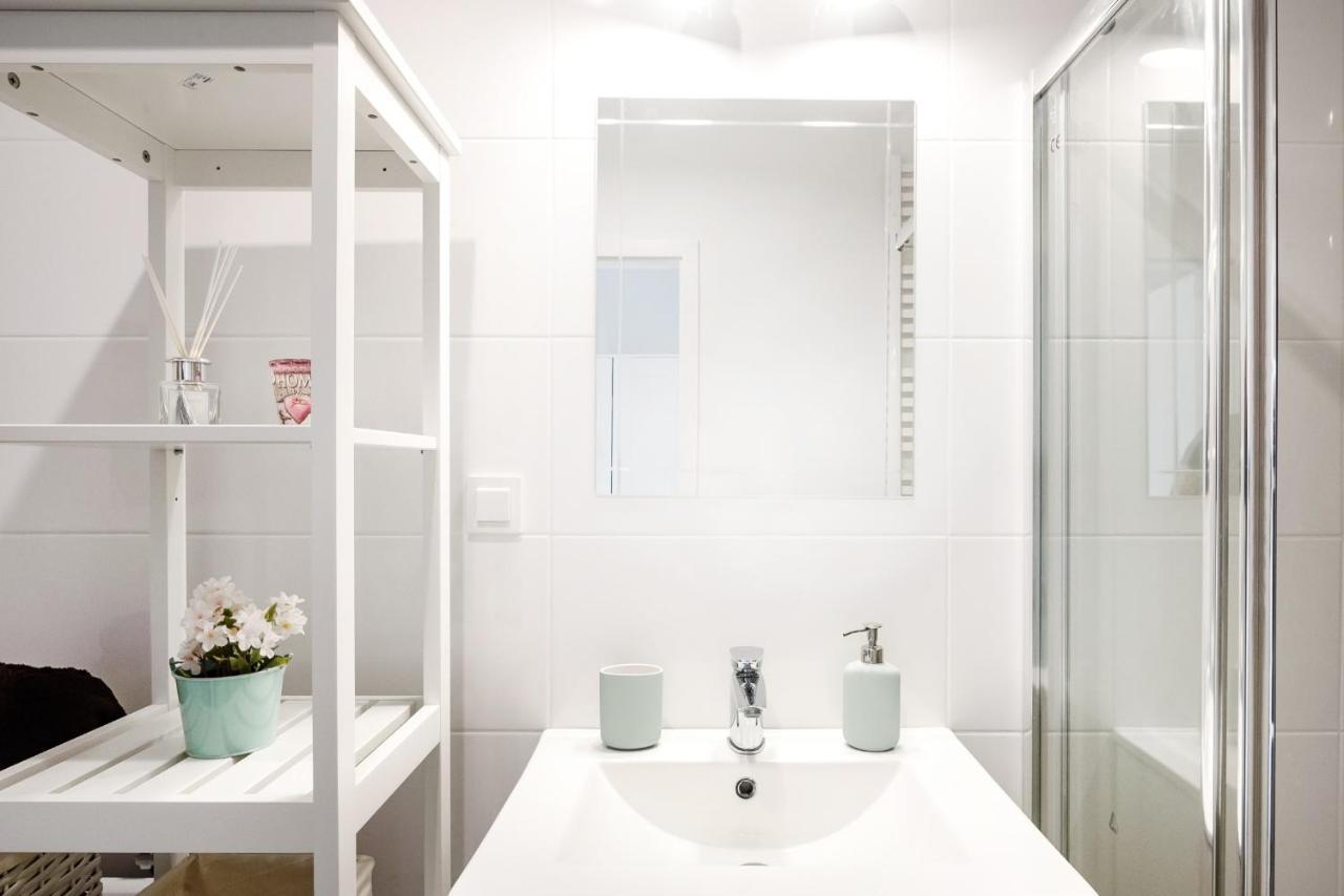 M&r Apartament: Premium Airport With Self Check-in *