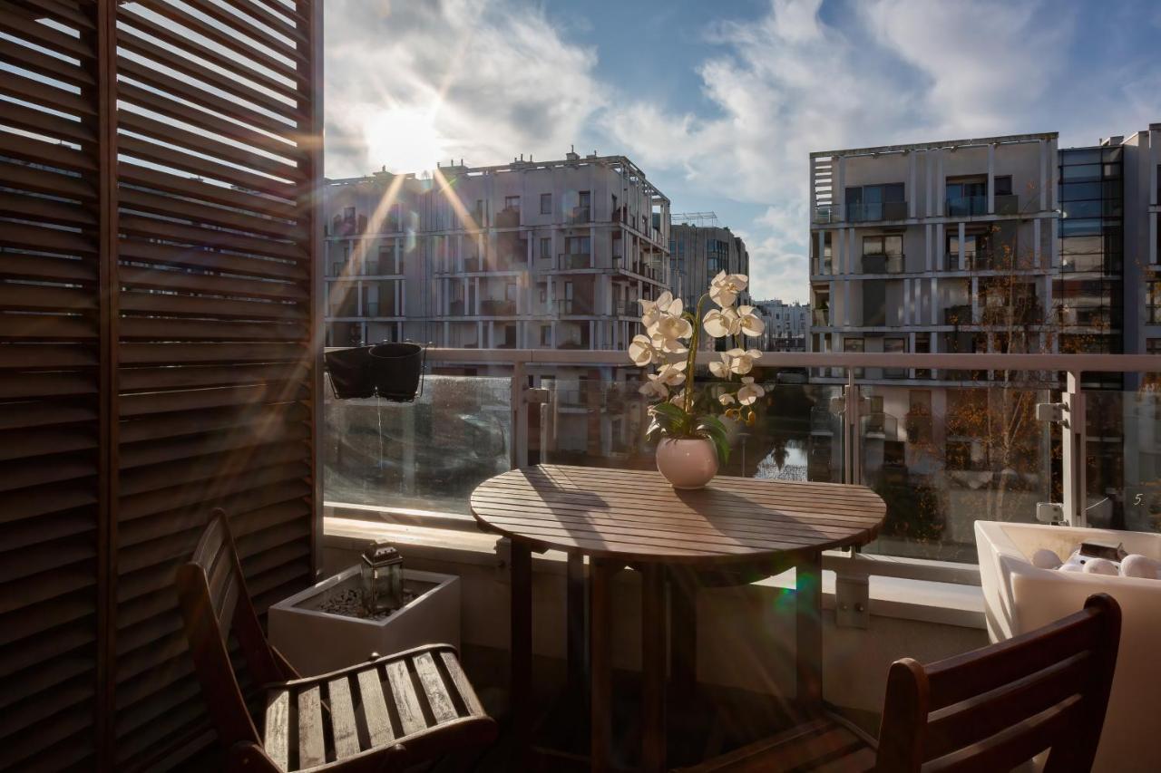 Bialy Kamien Apartment *