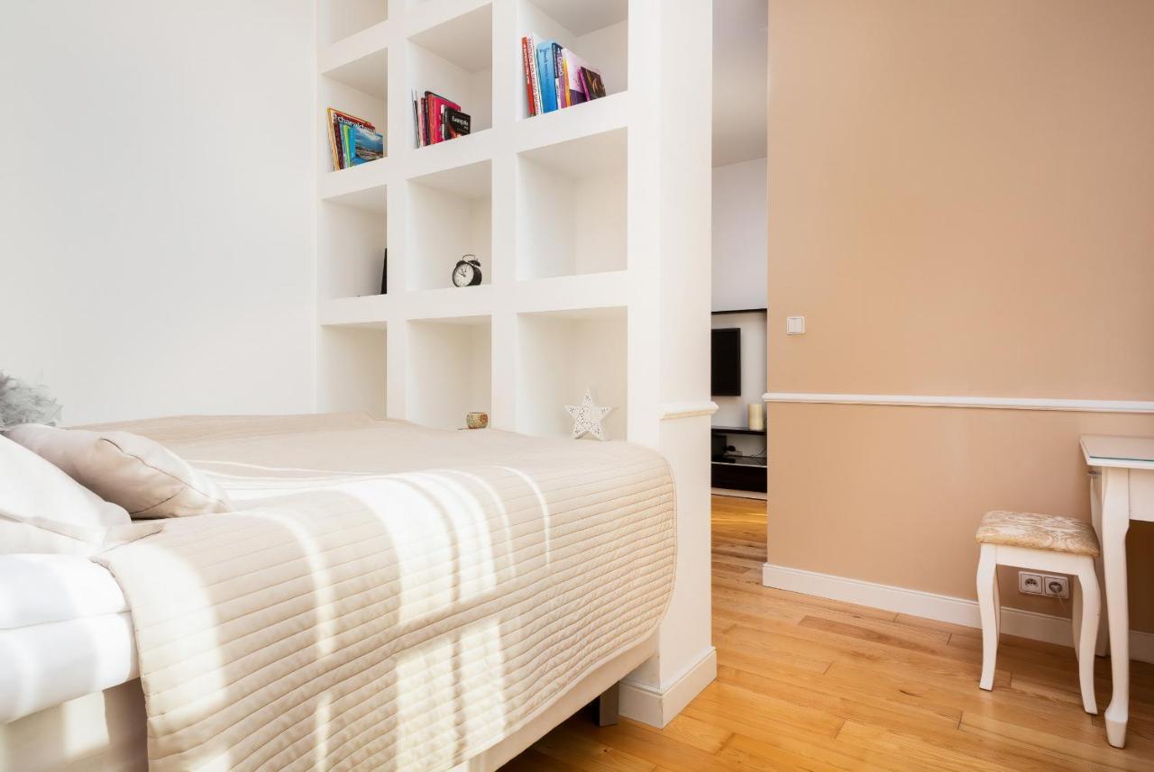 Bialy Kamien Apartment Warsaw