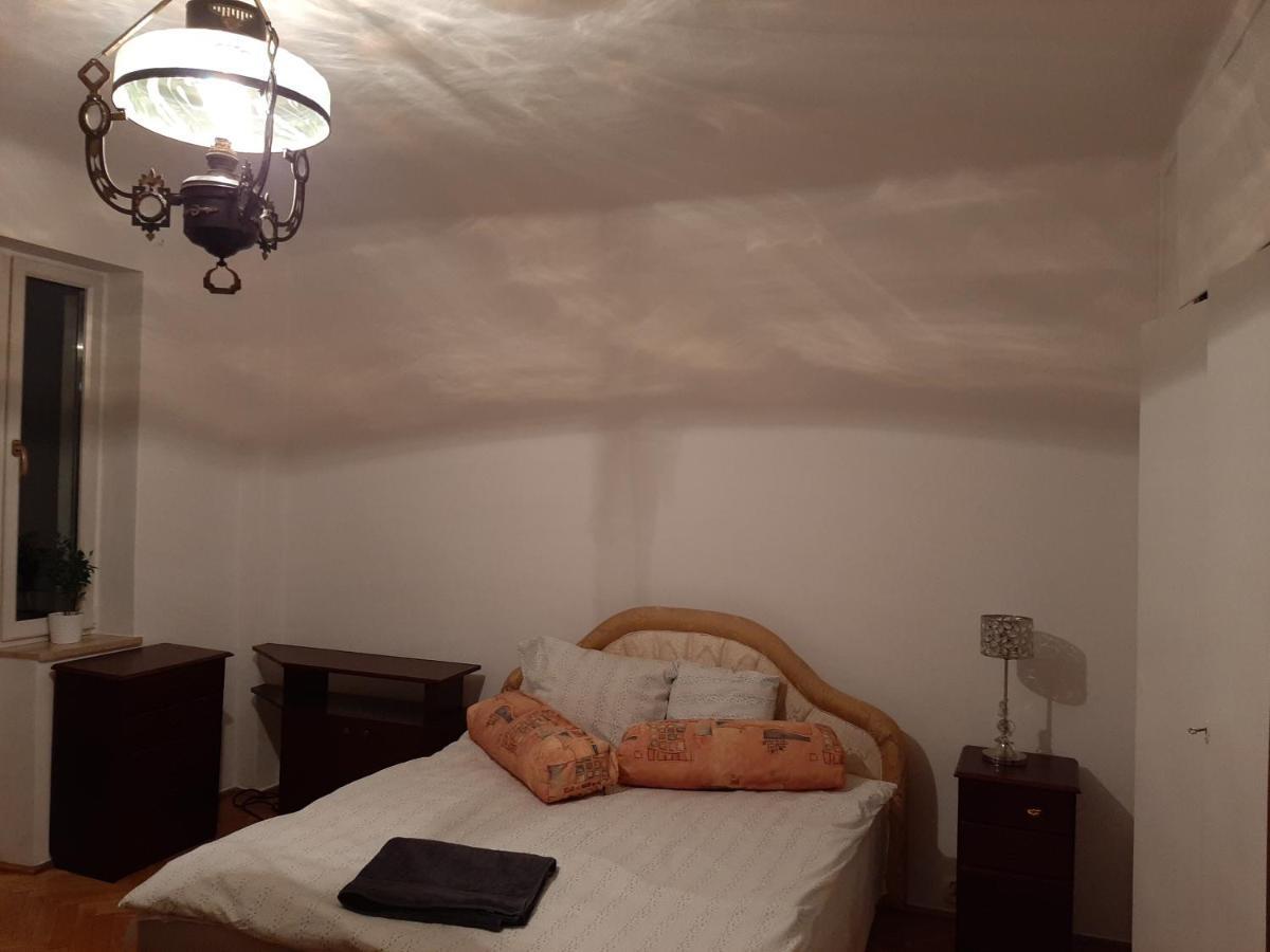 Rooms In Centrum Apartment