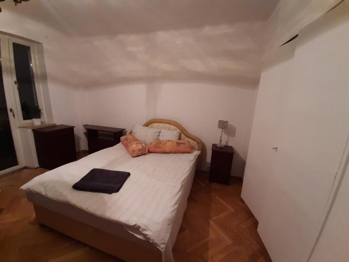 Rooms In Centrum * Warsaw
