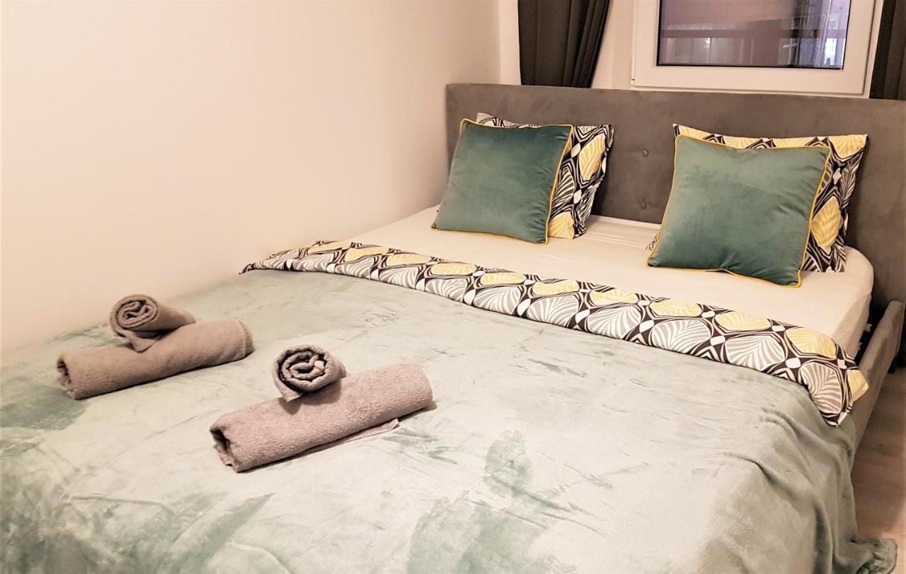 Centrum Warszawy Klimatyzacja Ac W Salonie I Wentylator W Sypialni -City Center The Best Places Apartment