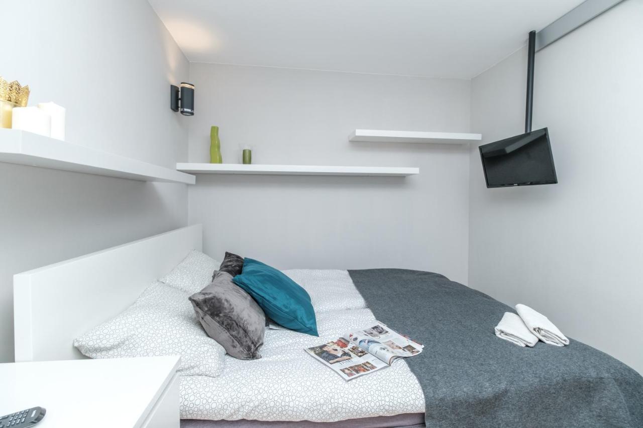 Inside Solec Ii Apartment *
