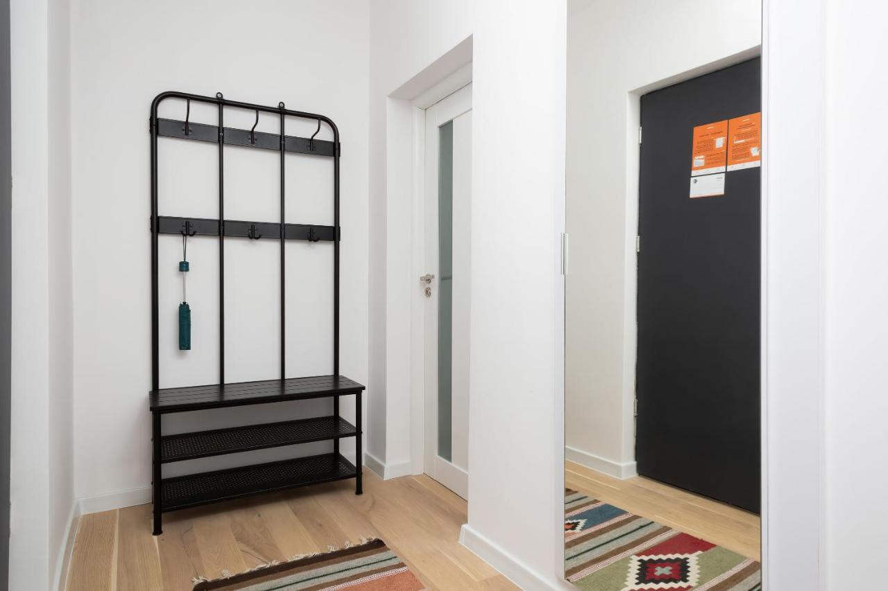 Royal Park By Renters Apartment