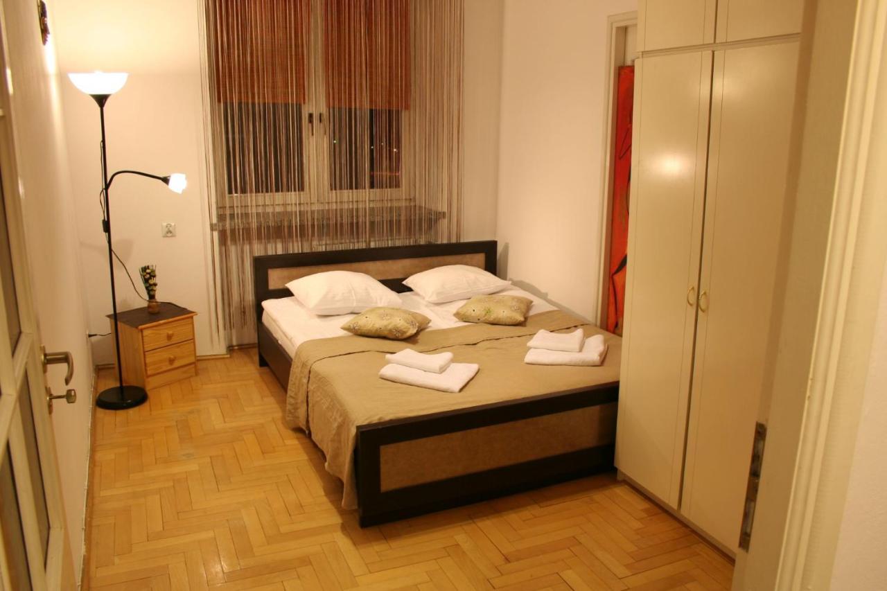 Zelazna Apartment *