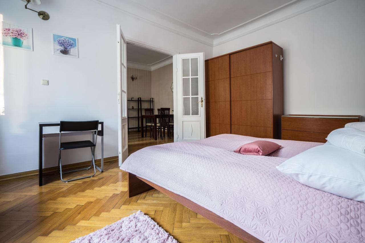 Apartment Elegant Royal Route Ii