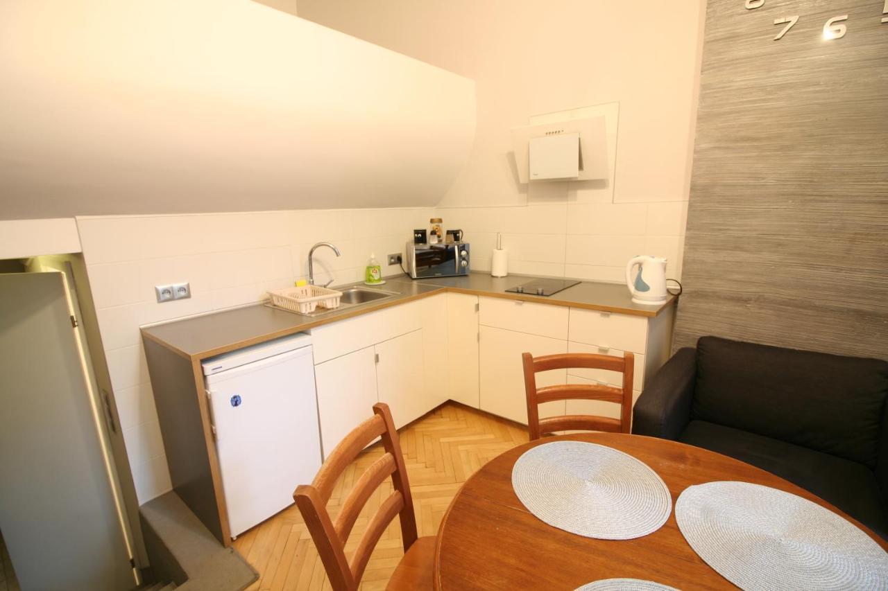 Zelazna Apartment *