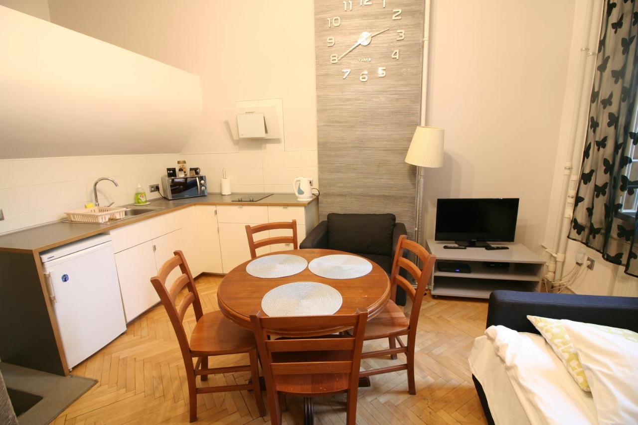 Zelazna Apartment *