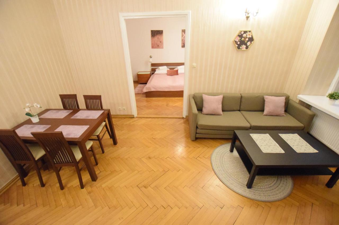 Elegant Royal Route Ii Apartment