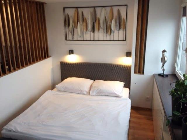 Alma Smolna Apartment