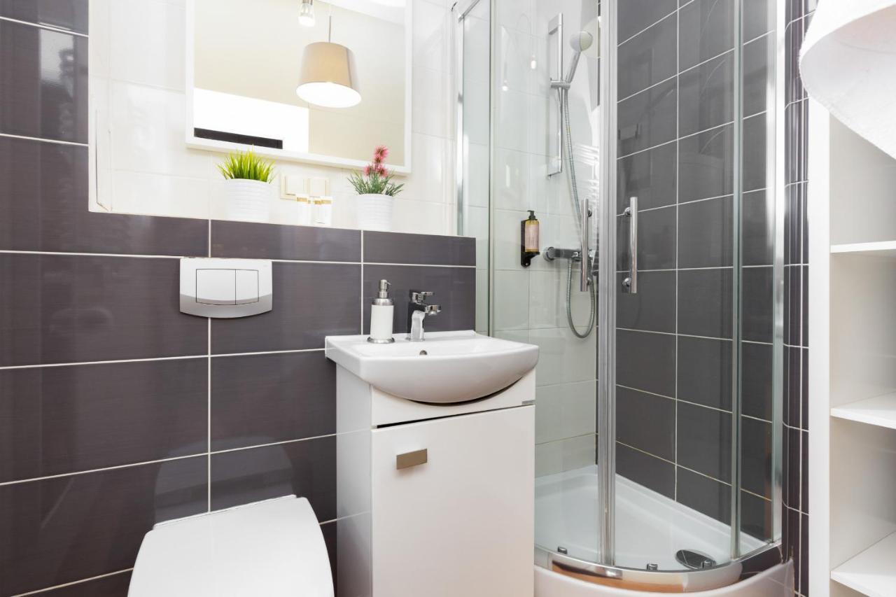 Apartment Hoza By Renters Warsaw