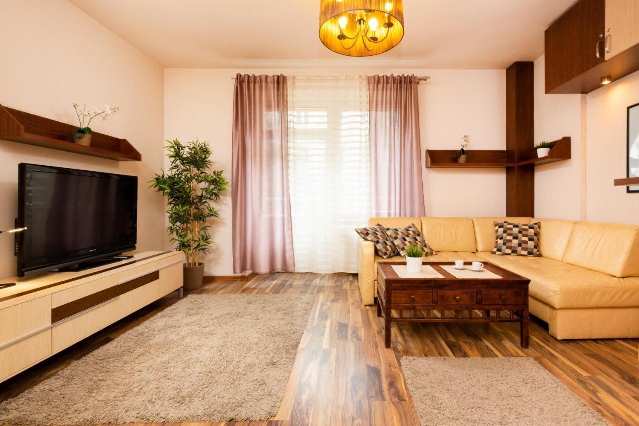 Hoza By Renters Apartment Warsaw