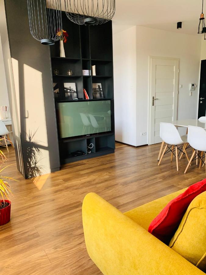 Apartment Night Rondo Daszynskiego Warsaw