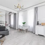 Superapart Chmielna 73A, City Center