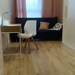 Warsaw De Luxe