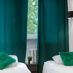 Mgr Pokoje W Samym Centrum Warszawy By Metro Rondo Onz - Super Bed Year23