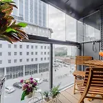 Lumina Premium Apart Near Mennica Residence