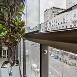 Lumina Premium Apart Near Mennica Residence
